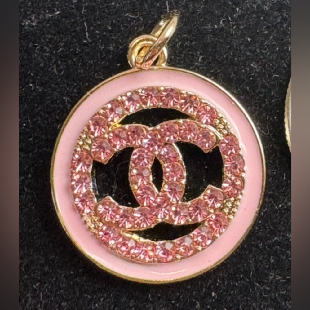 CHANEL CC Pink and Gold Crystal Zipper Pull